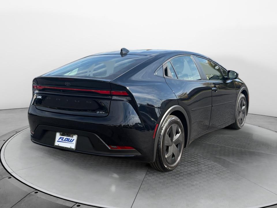 2023 Toyota Prius LE