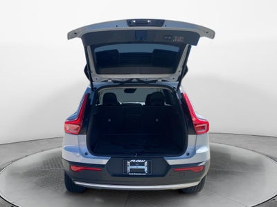 2021 Volvo XC40 Momentum