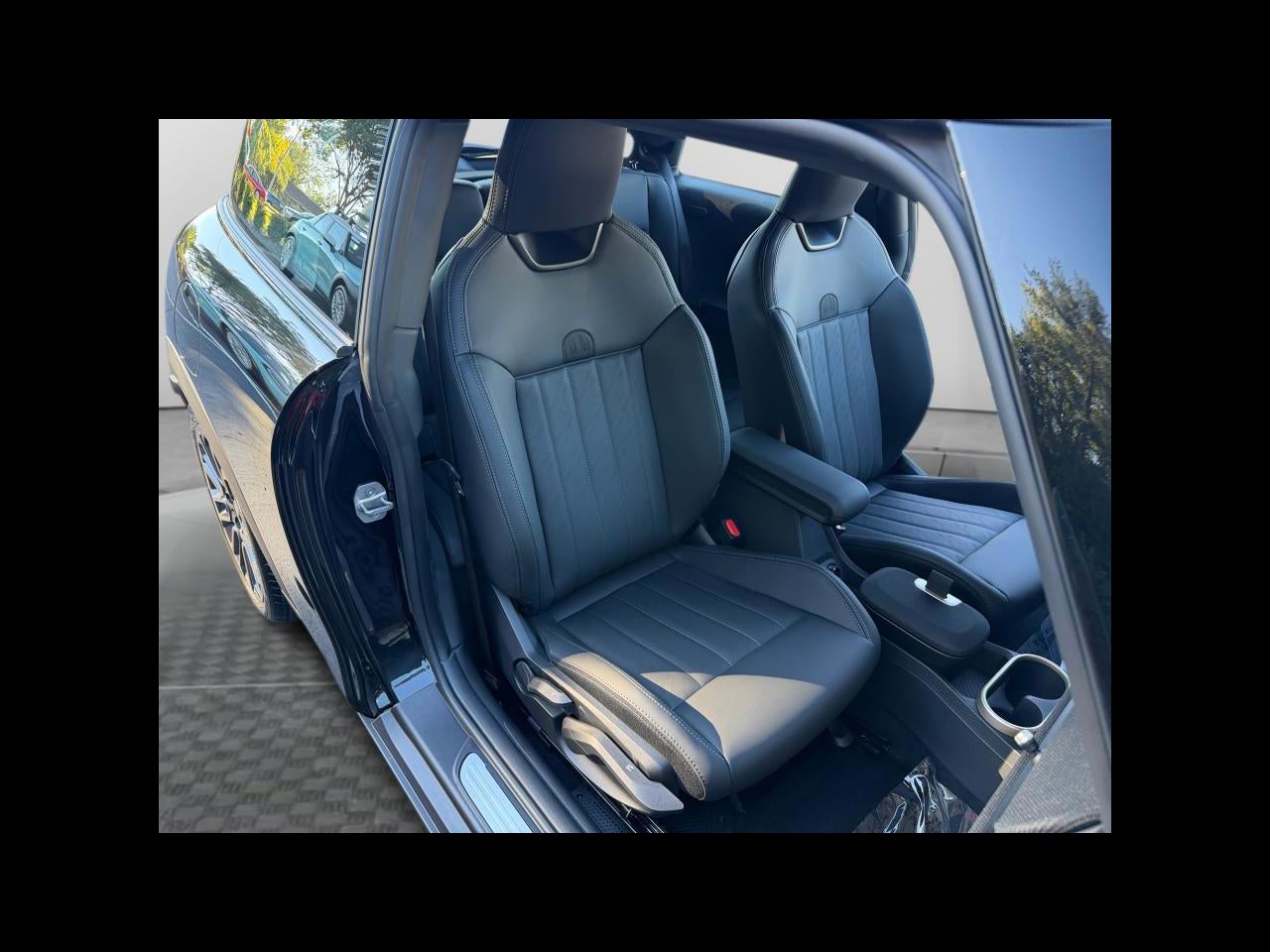 2027 MINI 2 DOOR SIGNATURE PLUS