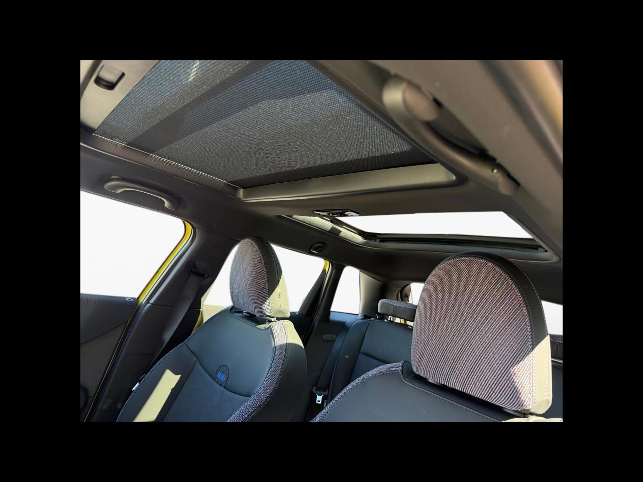2027 MINI 4 DOOR SIGNATURE PLUS