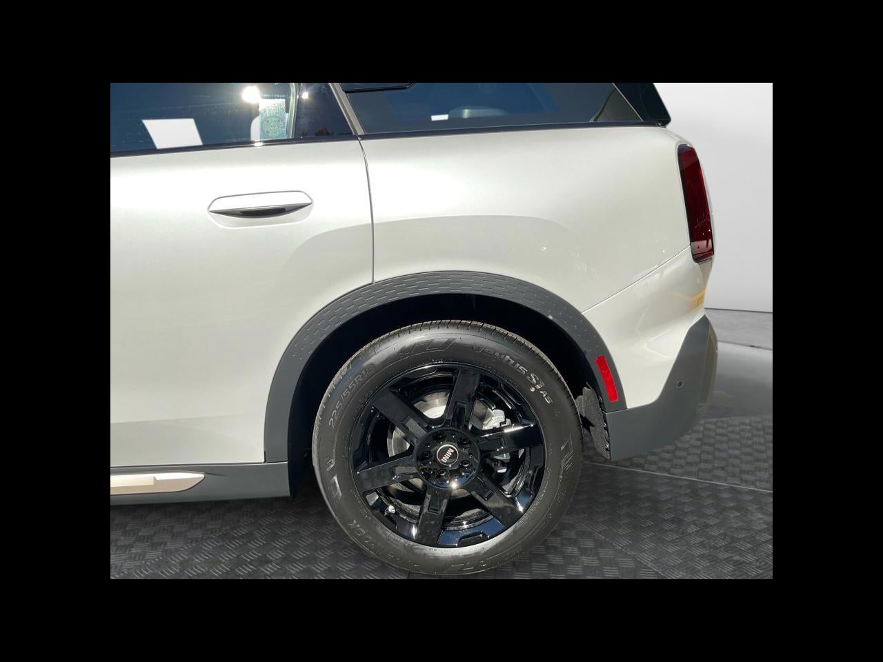 2027 MINI COUNTRYMAN SIGNATURE PLUS