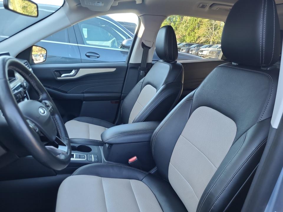 2022 Ford Escape Titanium