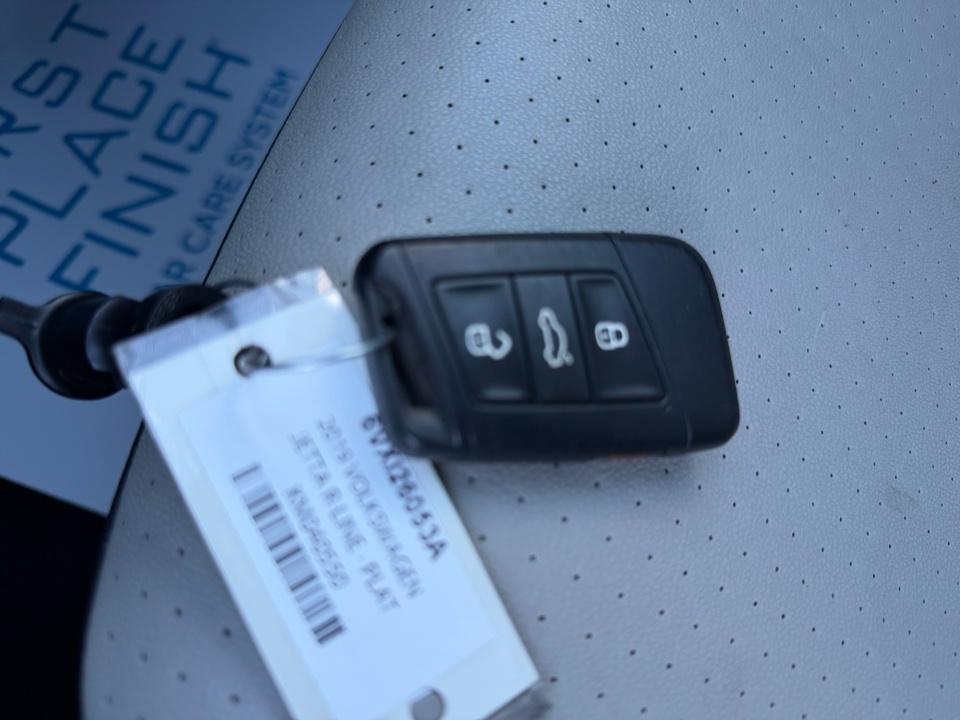 2019 Volkswagen Jetta R-Line